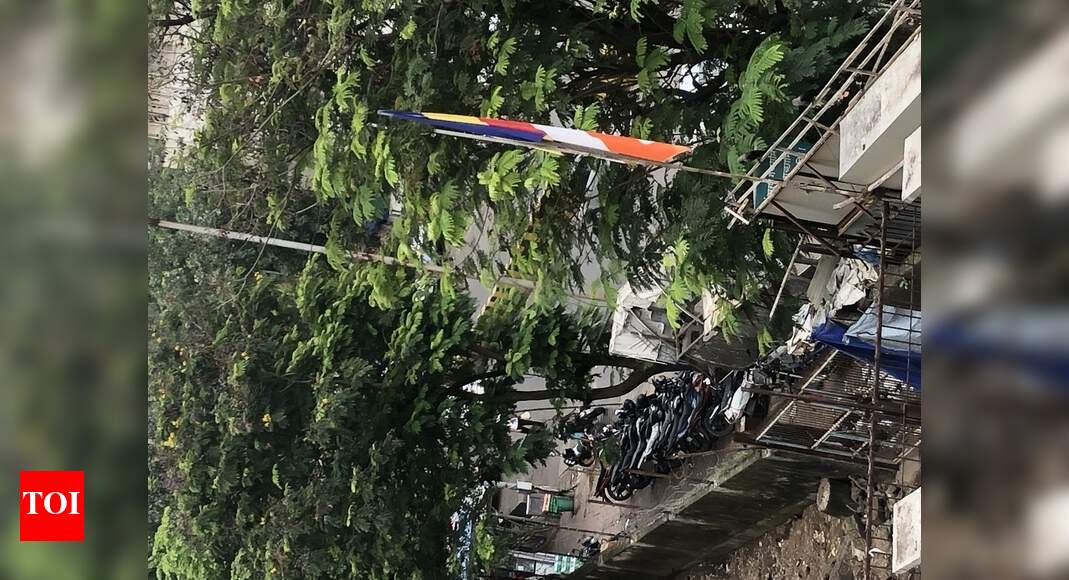 is it illegal to cycle on footpaths