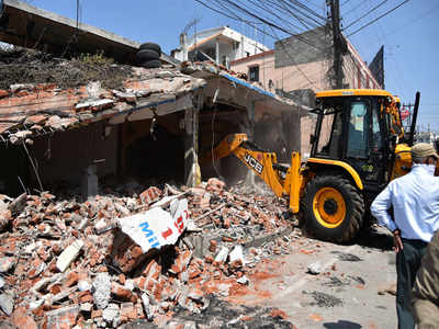In 10 days, Vijayawada Municipal Corporation bulldozes 25 illegal buildings