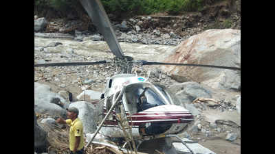 Helicopter makes emergency landing in Uttarkashi