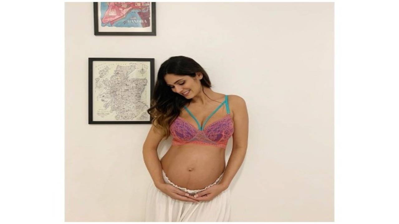 Bruna Abdullah looks pretty as she flaunts her baby bump | Hindi Movie News  - Times of India