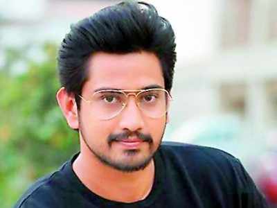 Cases filed against actor Raj Tarun after he rams his car into a wall |  Telugu Movie News - Times of India