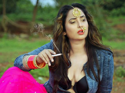 Bhojpuri actress Rani Chatterjee flaunts a bold avatar in her latest post
