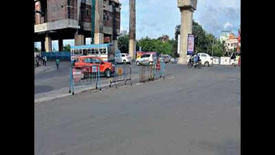 Kolkata biker molests woman in car