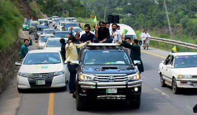 Journos on their way to Kashmir via LoC stopped by Pakistan police