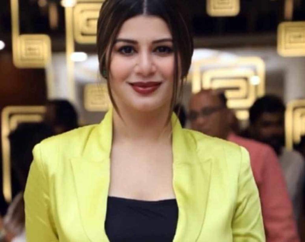 Kainaat Arora Xxx Video - Actress Kainaat Arora maintains balanced lifestyle | Hindi Movie News -  Bollywood - Times of India