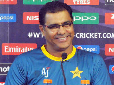 Waqar Younis applies for Pakistan bowling coach job, says not mentally prepared for head coach role