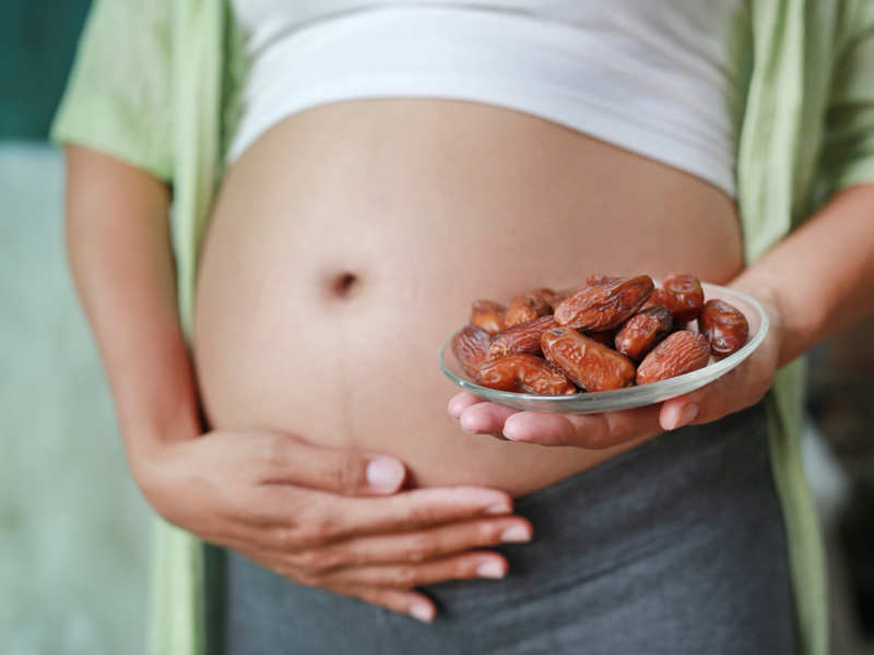 Does eating dates (khajoor) during pregnancy ease labour? - Times of India
