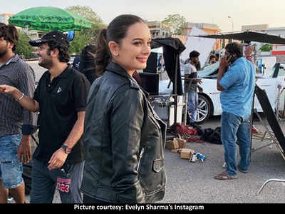 Evelyn Sharma shares another BTS picture from the sets of 'Saaho'