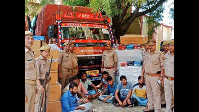 UP: Eight arrested for robbing truck with consignment for Maharashtra