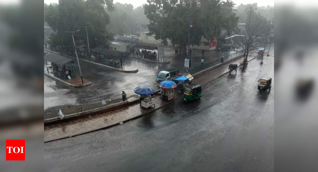 Vadodara: 50mm rain results in waterlogging | Vadodara News - Times of ...