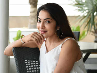 I am not particular about doing only lead roles: Ramya