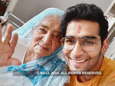 'Khandaani Shafakhana' actor Priyansh Jora's 103-year-old granny makes his day