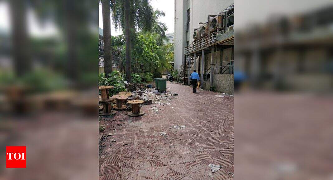 inside the so important mtnl office building - Times of India