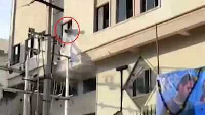 Hyderabad: 20-yr-old mason suffers electric shock while tying poster of Saaho movie