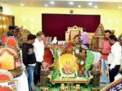 Pune: Residents seek rental decorations for household Ganeshotsav ...