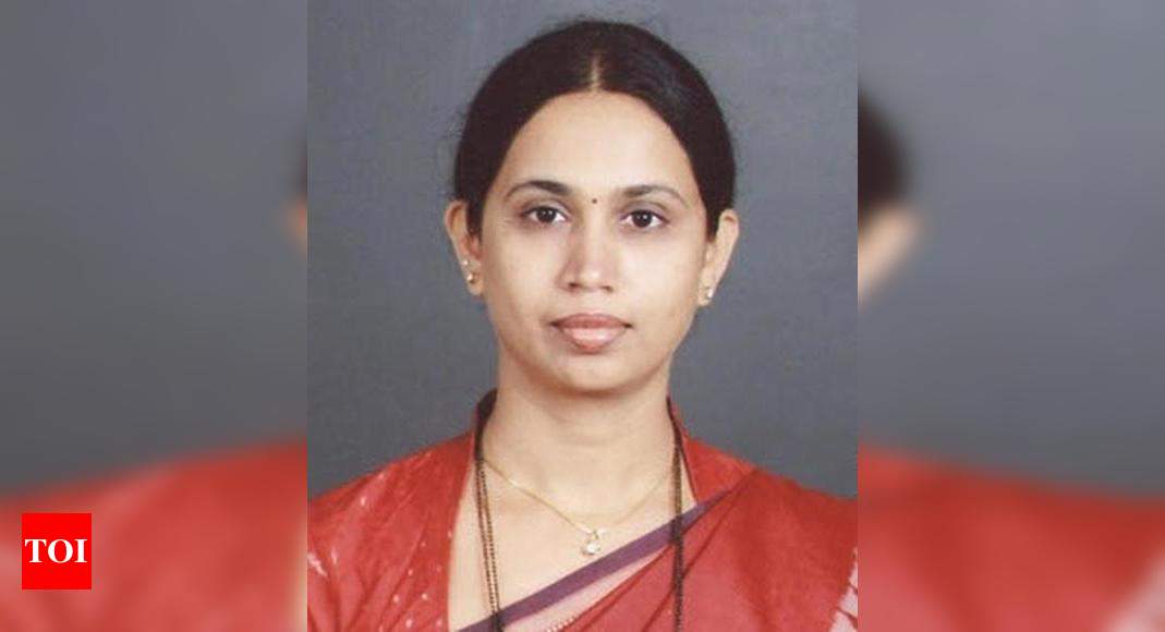 Laxmi Hebbalkar courts controversy | Hubballi News - Times of India