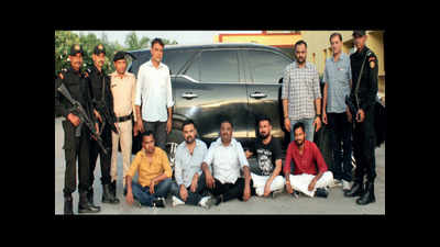 Gujarat ATS nabs five with two pistols
