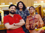 Manomoy Bhattacharya, Jojo and Saikat Mitra