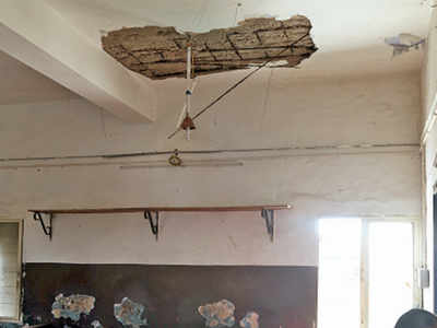 Five Hurt As School Ceiling Spalls Off Ahmedabad News