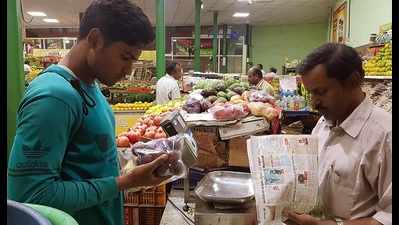 Retail outlets flout ‘no plastic rule’; warned by the Pollution Control Board