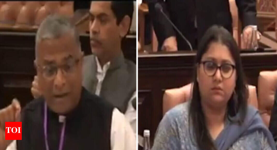 Pak raises Kashmir in Maldives, India hits back