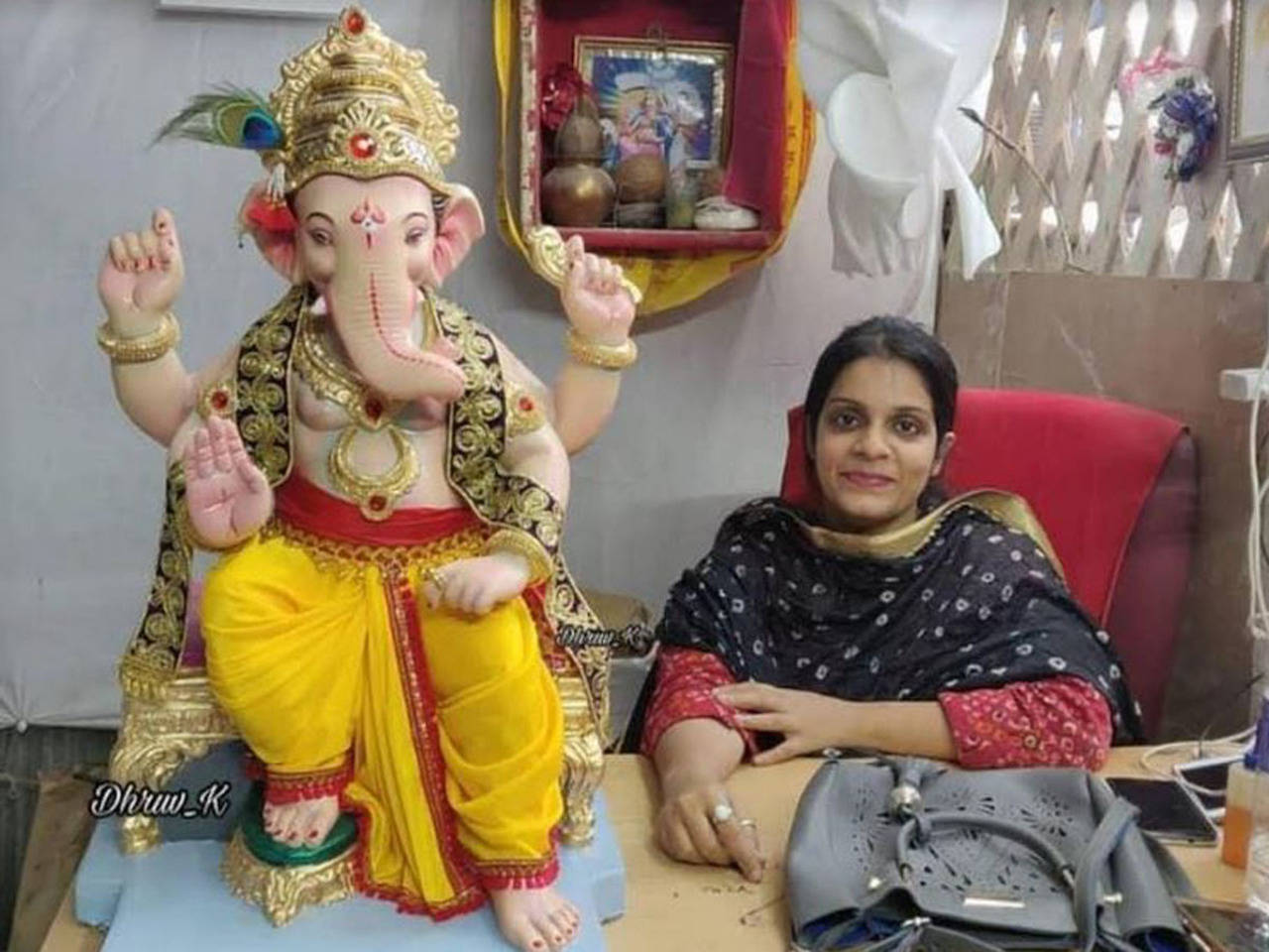 Mumbai: Makers of large Ganesha idols themselves prefer small ...