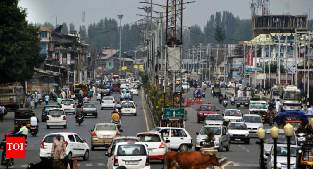 India-Pak speakers spar over Kashmir in Male