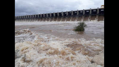 Water discharge from dams continues in Kolhapur, Satara