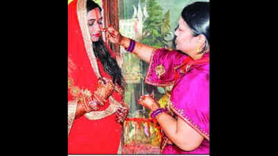 Women observe fast, celebrate Teej in Patna