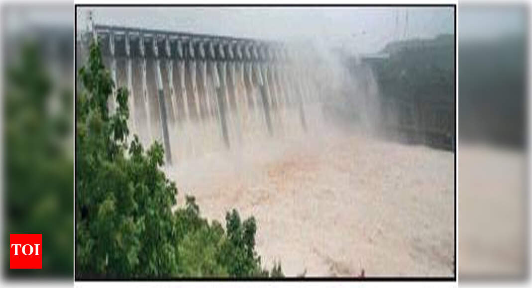 Water level crosses 135mmark at Sardar Sarovar dam Surat News