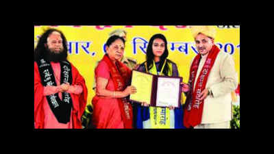 Governor Anandiben Patel asks affiliated colleges to adopt a village each at Rohilkhand University convocation