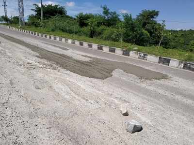 Kokapet SEZ road is in pathetic condition.