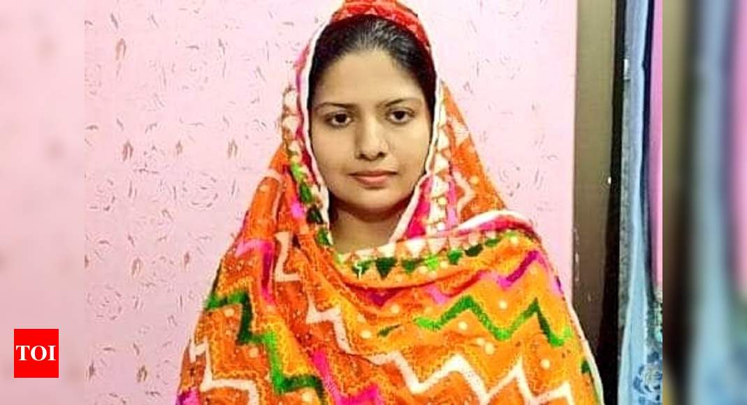 Hindu Girl Becomes First Police Officer In Paks Sindh Province Times