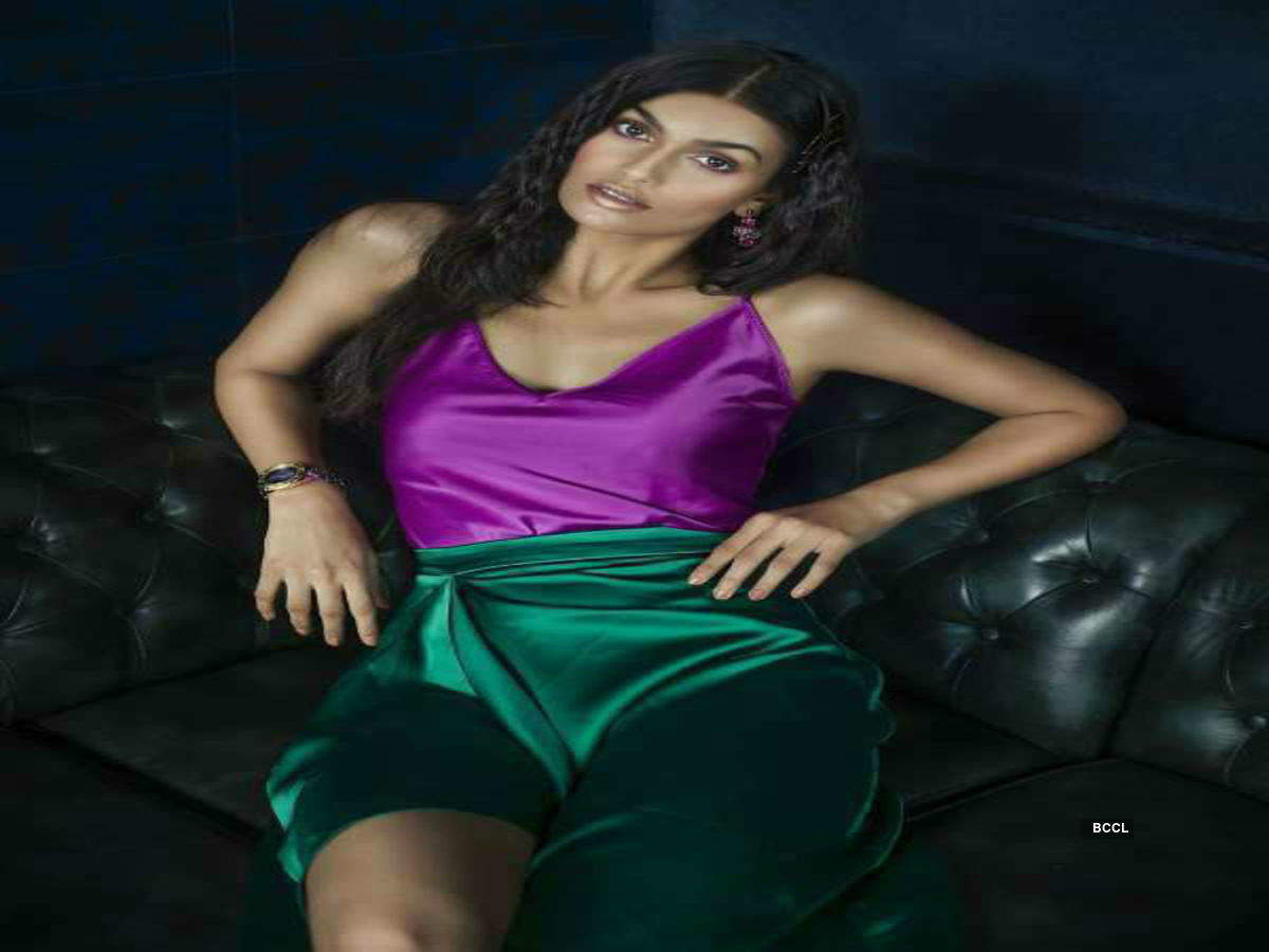 Suman Rao sizzles in her latest photoshoot