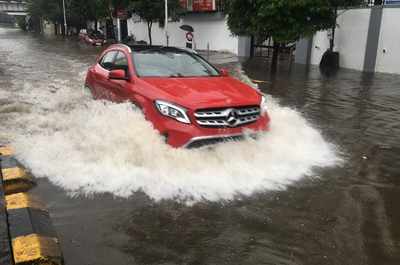 Floods cripple Mumbai