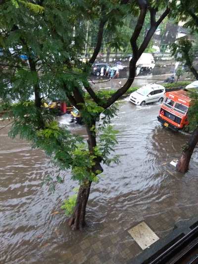 Flooding S V road at Irla