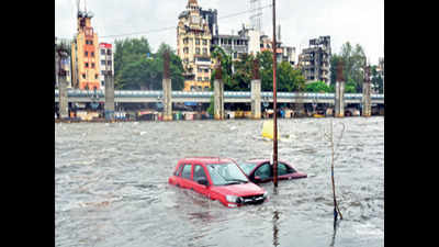 Maharashtra: Rivers start rising again after 24 hours of heavy rain, water commission sounds flood alert