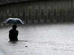 Mumbai Rains: These 40 waterlogging photos show the struggle of Mumbaikars