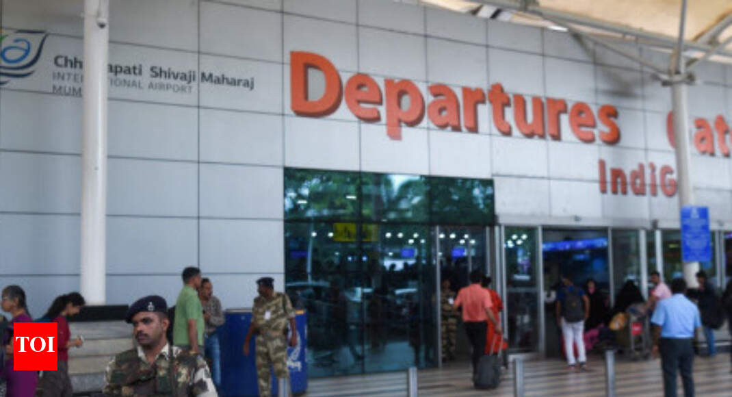 Mumbai rains: 32 flights cancelled, 350 delayed