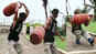 Vidyut Jammwal trains with gas cylinder, challenges fans to train like him