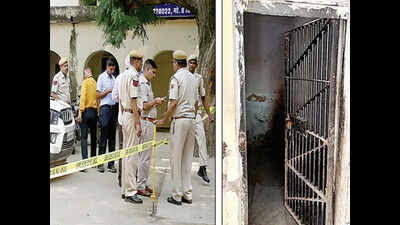 Gang raids Rajasthan's Behror police station, flees with Haryana ...