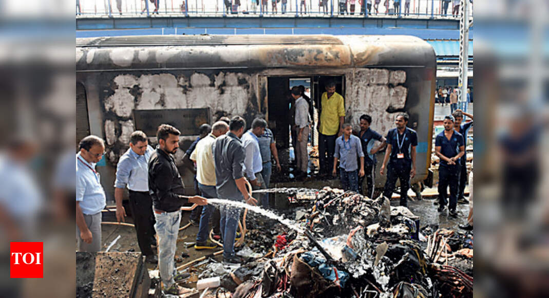 Coach of express train catches fire, no injuries | Delhi News - Times ...