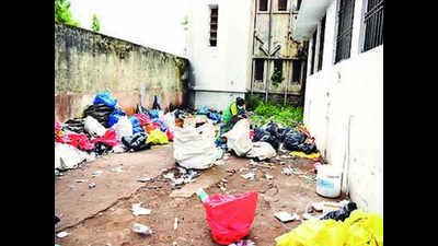 GMCH sanitation workers call off strike on 4th day