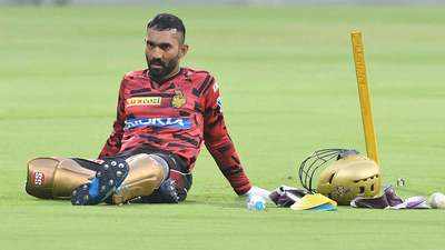 Dinesh Karthik issued notice by BCCI for attending CPL promotional activity