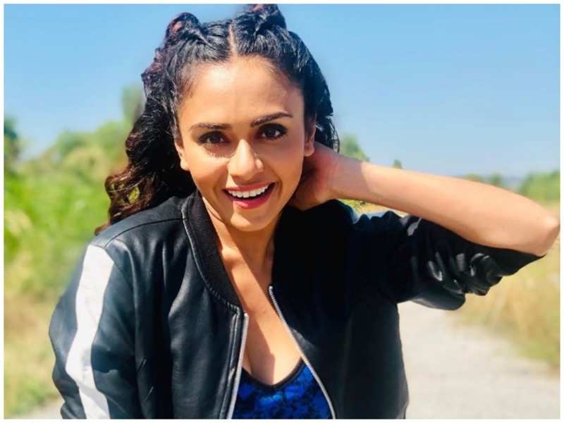 Amruta Khanvilkar lost 12 kilos for 'Malang' | Hindi Movie News - Times