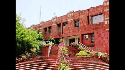 JNU starts counting, row over declaring result trends