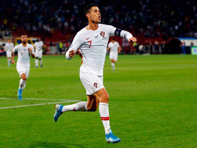 C.Ronaldo shirt, issued Brazil-Portugal friendly match 6/2/07 - CharityStars