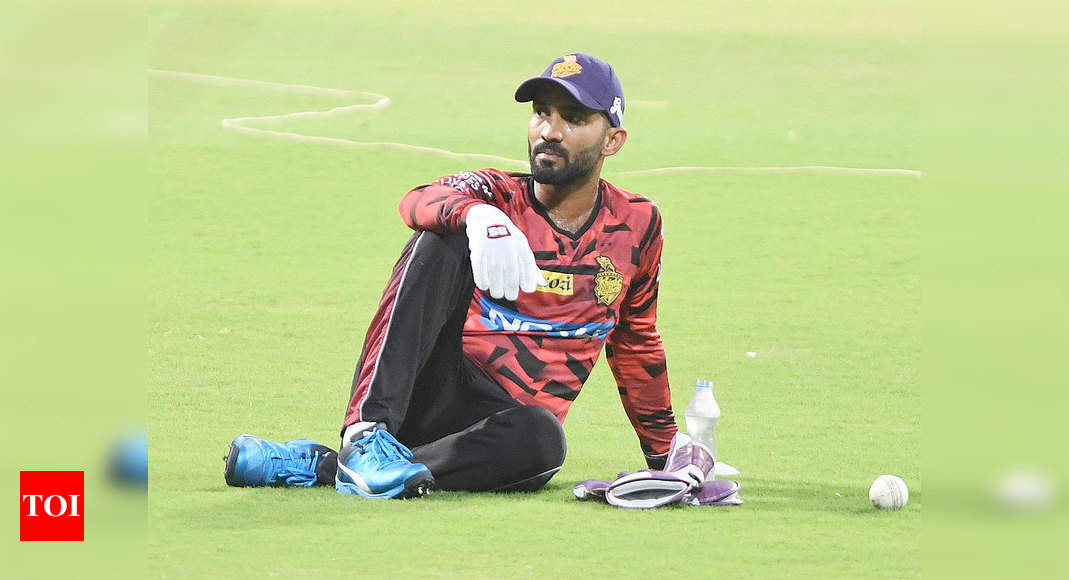 Dinesh Karthik tenders unconditional apology after ...