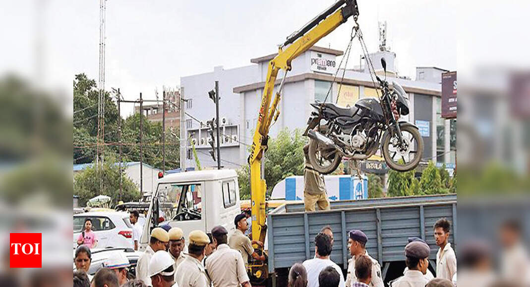 No-parking zones fine, but where’s parking spot? | Patna News - The ...
