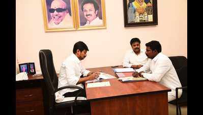 Udhayanidhi Stalin holds interview to select office- bearers for DMK youth wing in Trichy, Salem